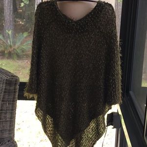 Poncho, one size, Khaki green color